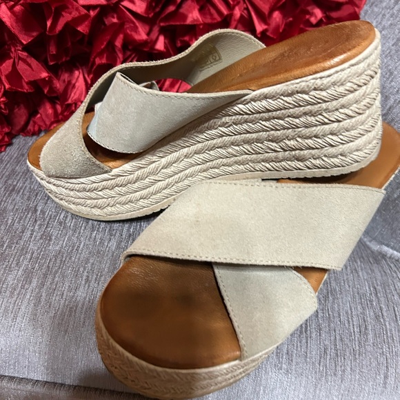 Cordani Bella Criss-Crossing Wedge Sandal /Sz US 7.5-8/EU38 /Retail $179 - Picture 4 of 8